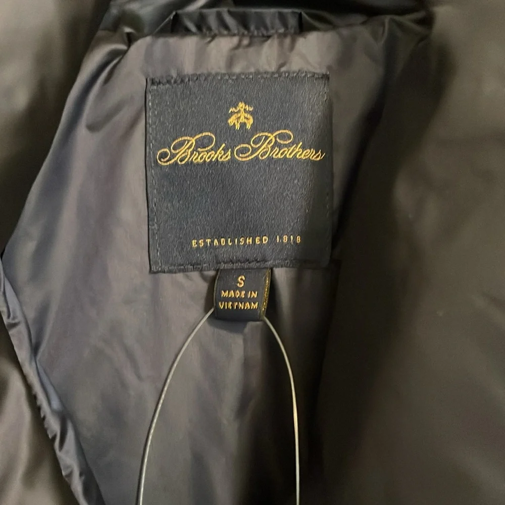 Brooks Brothers Down Water-Resistant Belted Puffer Coat in Navy NWT Sold Out - Picture 3 of 8